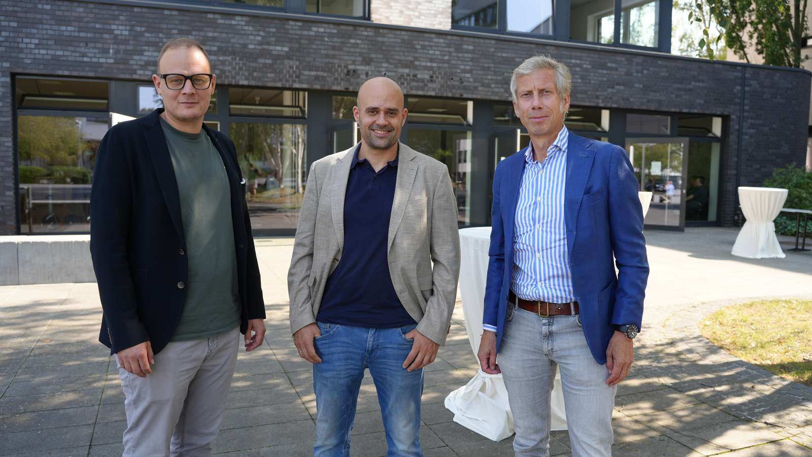 Das Team des Transferzentrums, Professoren Benedikt Thimm, Tobias Schwanekamp und Harald Stoffels, präsentierte am Tag der Forschung seine vielfältigen Aktivitäten und Schwerpunkte, v. l. n. r. Prof. Dr. Benedikt Thimm, Prof. Dr. Tobias Schwanekamp, Prof. Dr. Harald Stoffels