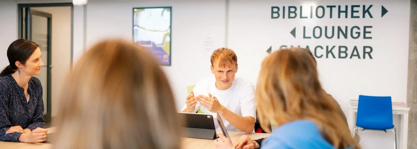 rh-header-bachelor-wirtschaftsrecht