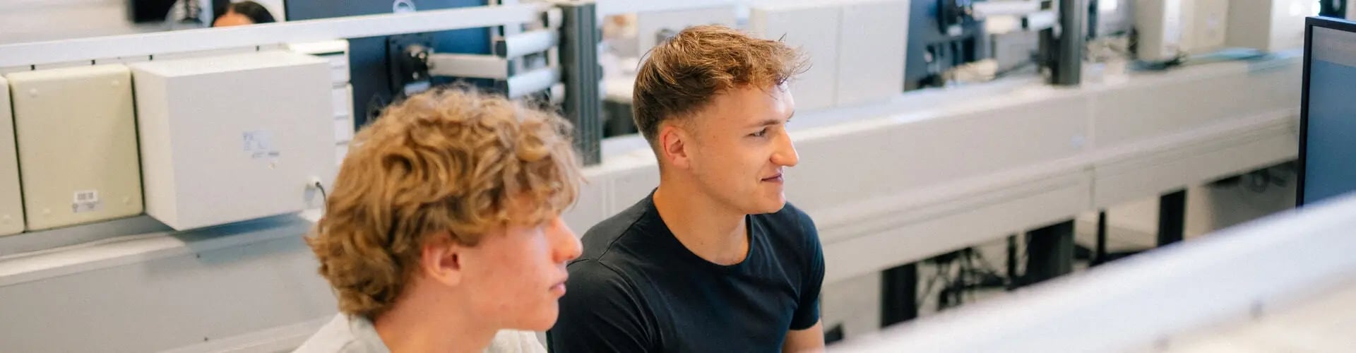 rh-headergrafik-bachelor-elektrotechnik-sq