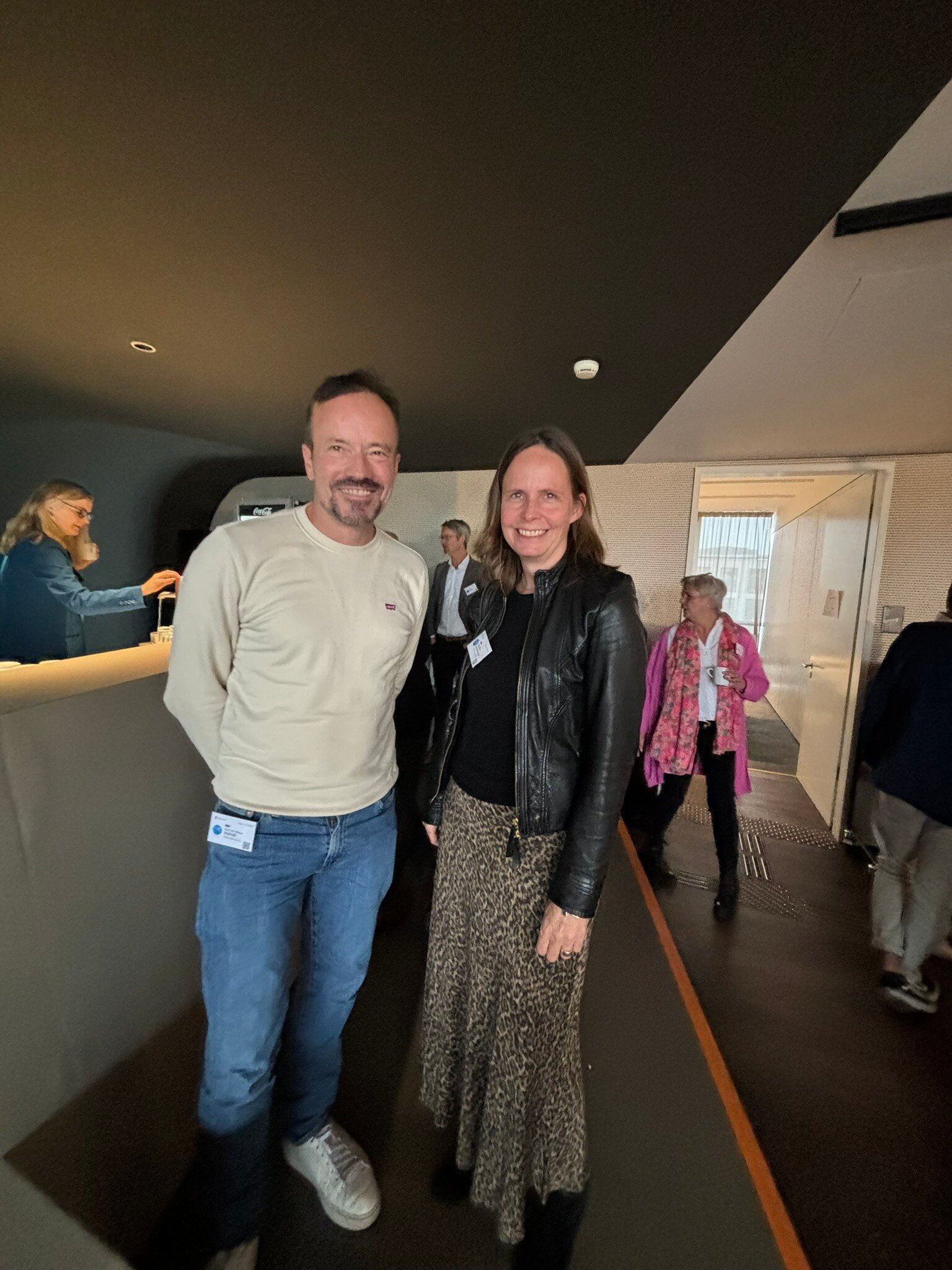 Gehörtes und Erlebtes teilten Präsidentin der RH, Prof. Dr. Claudia Bornemeyer und Prof. Dr. Niklas Mahrdt (Fachbereich Medien)