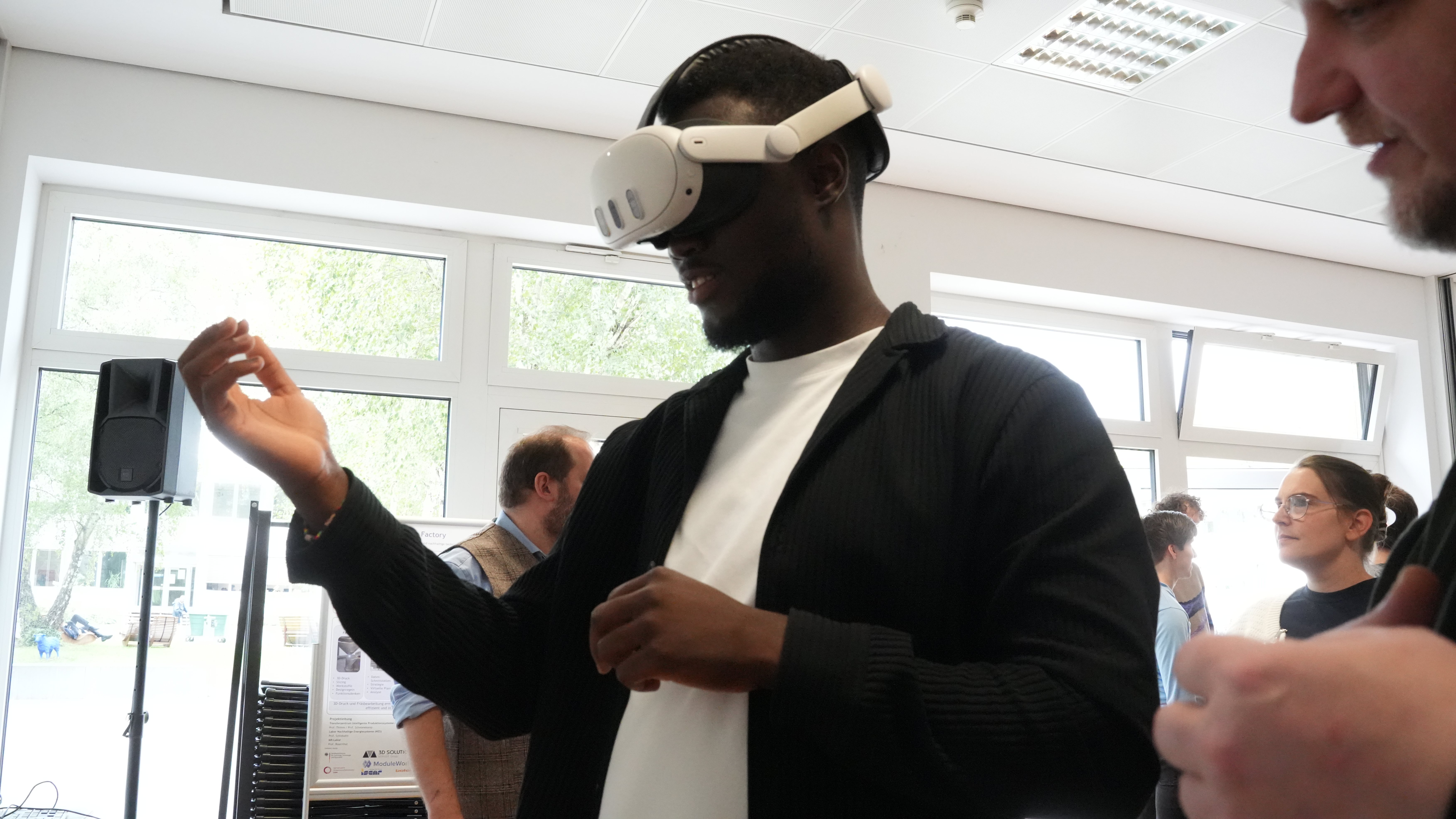 Student mit VR-Brille