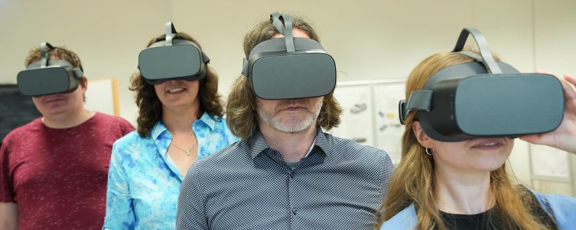 Foto: Personen mit VR-Brillen