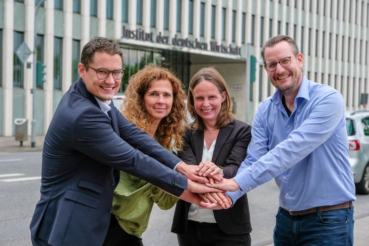 Gruppenbild: Dr. Kerstin Vorberg (IW), Prof. Dr. Claudia Bornemeyer (RH), Martin Topp (RH)